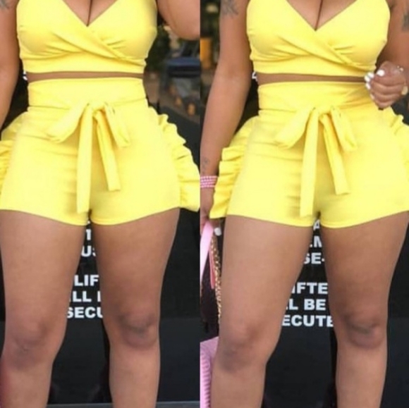 Unbranded Pants - Black High Waist Ruffled crop top short set. EUC. The outfit is black!!